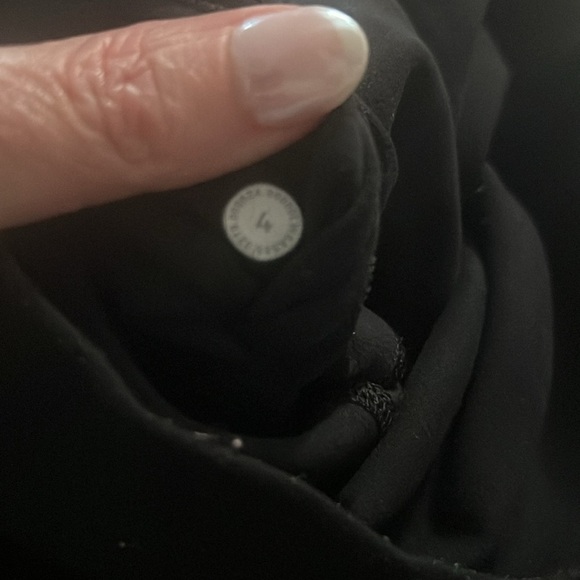 Lululemon Black Cropped Leggings - Picture 3 of 3